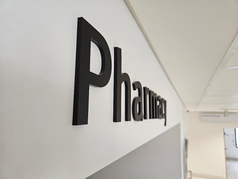 3d lettering sign Toowoomba installed by sign writers